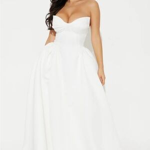 Fashion Nova White Strapless Sweetheart Bridal Gown